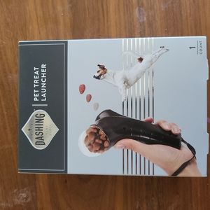NIB Pet Treat Launcher